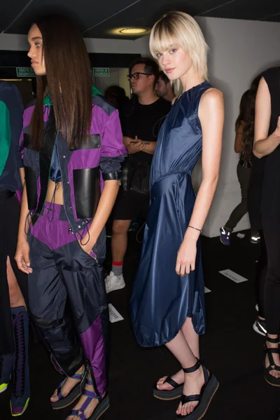 Look 70